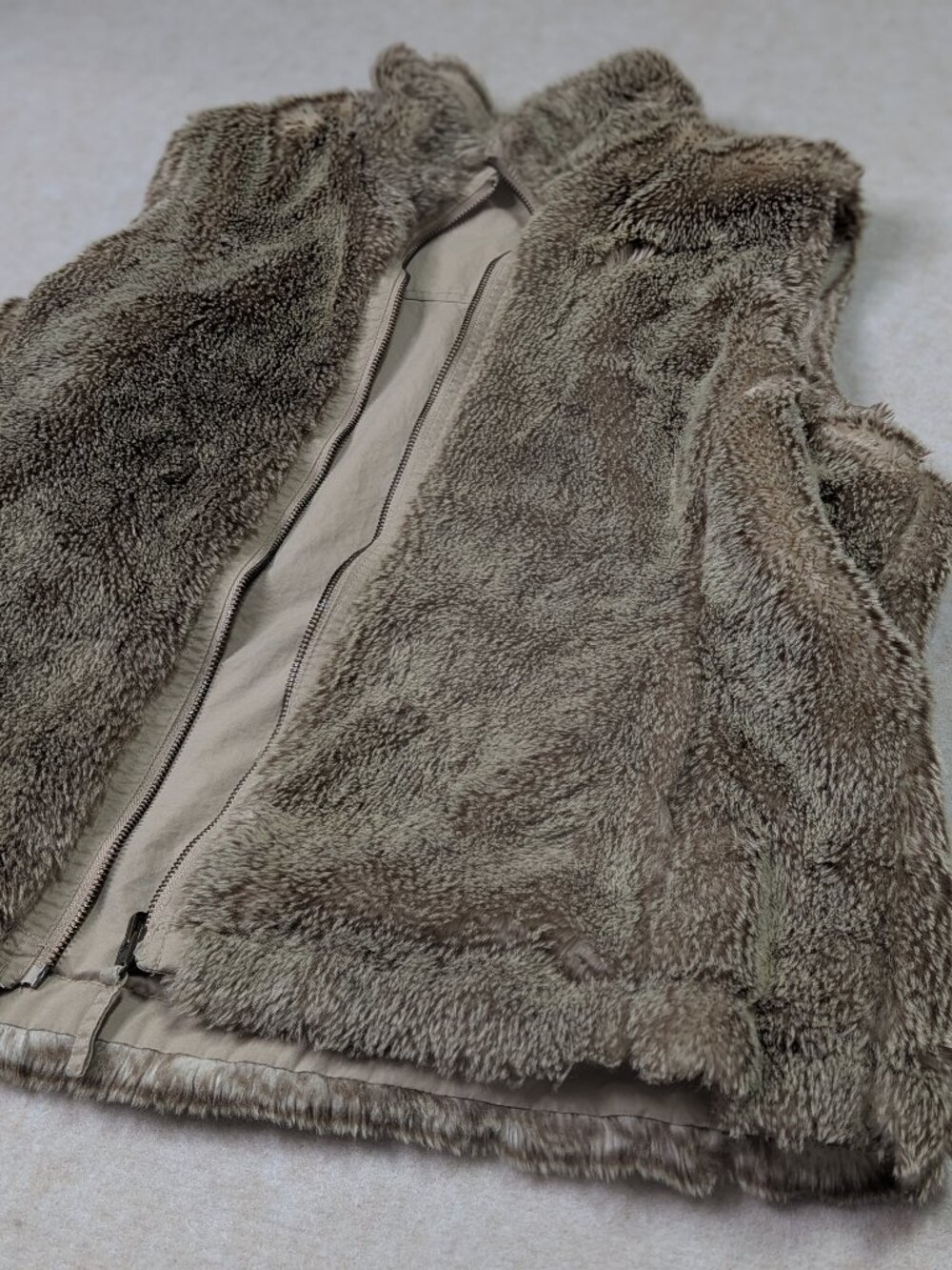 Reversible Faux Fur Khaki Vest Size Medium